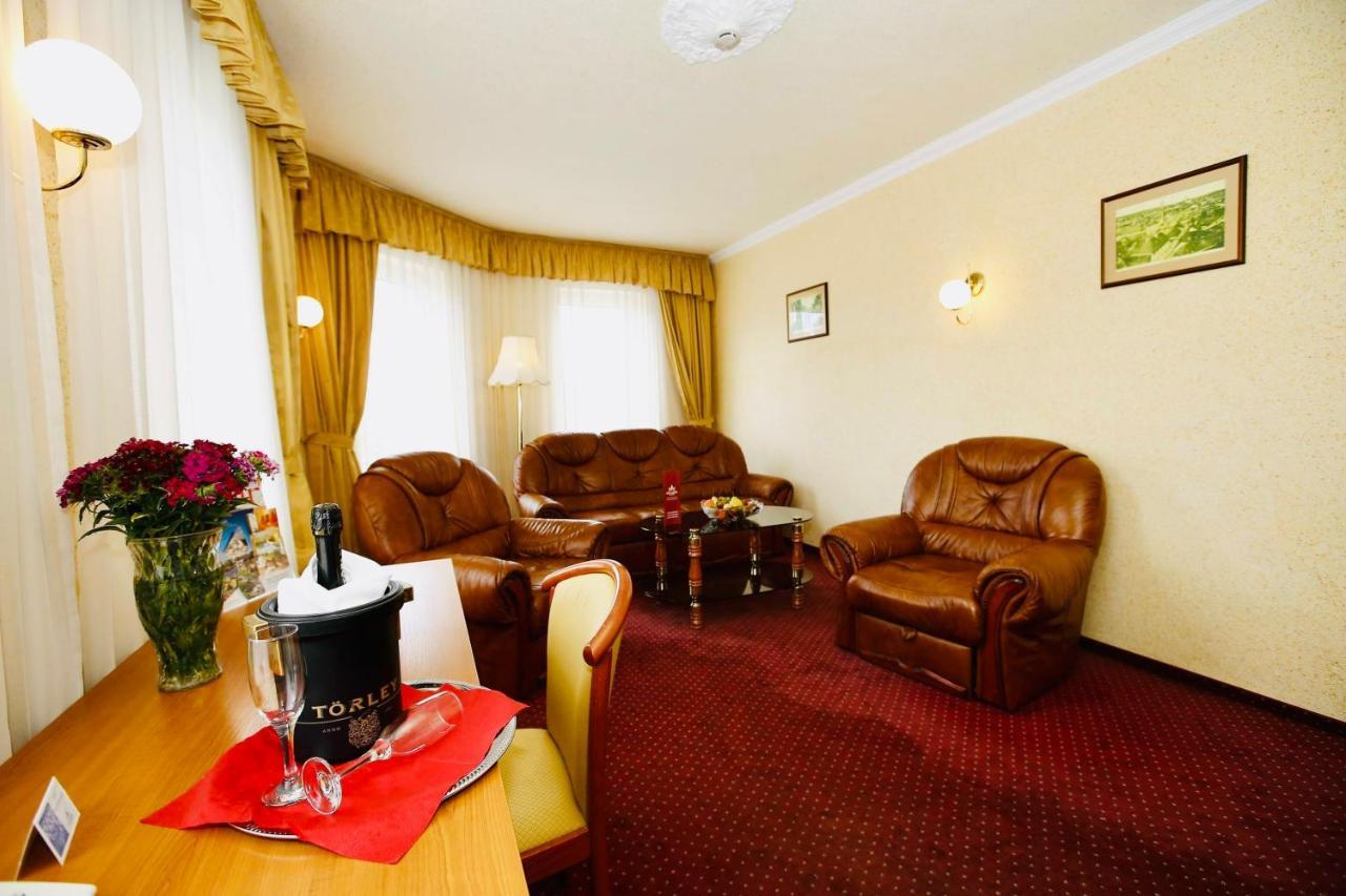 Hotel Korona Wellness, Rendezvény és Borszálloda Eger Quarto foto