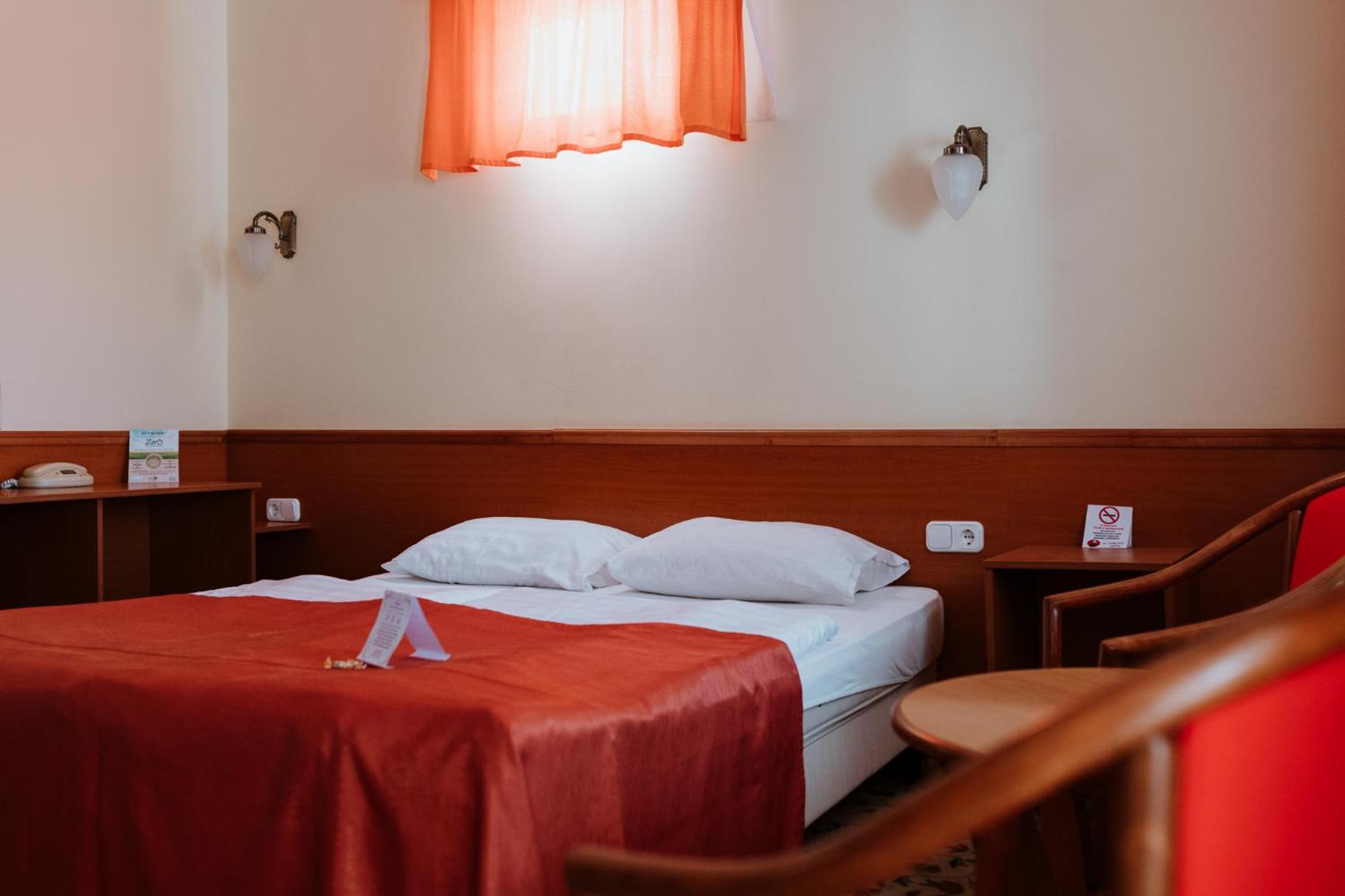 Hotel Korona Wellness, Rendezvény és Borszálloda Eger Quarto foto